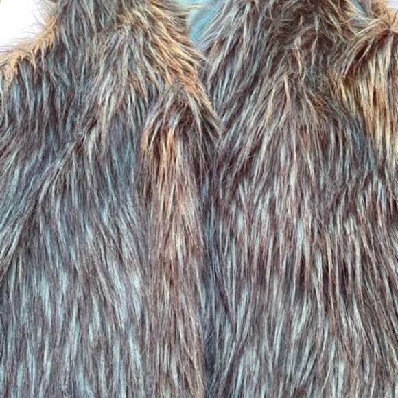 Green Faux Fur Vest - Picture 4 of 7